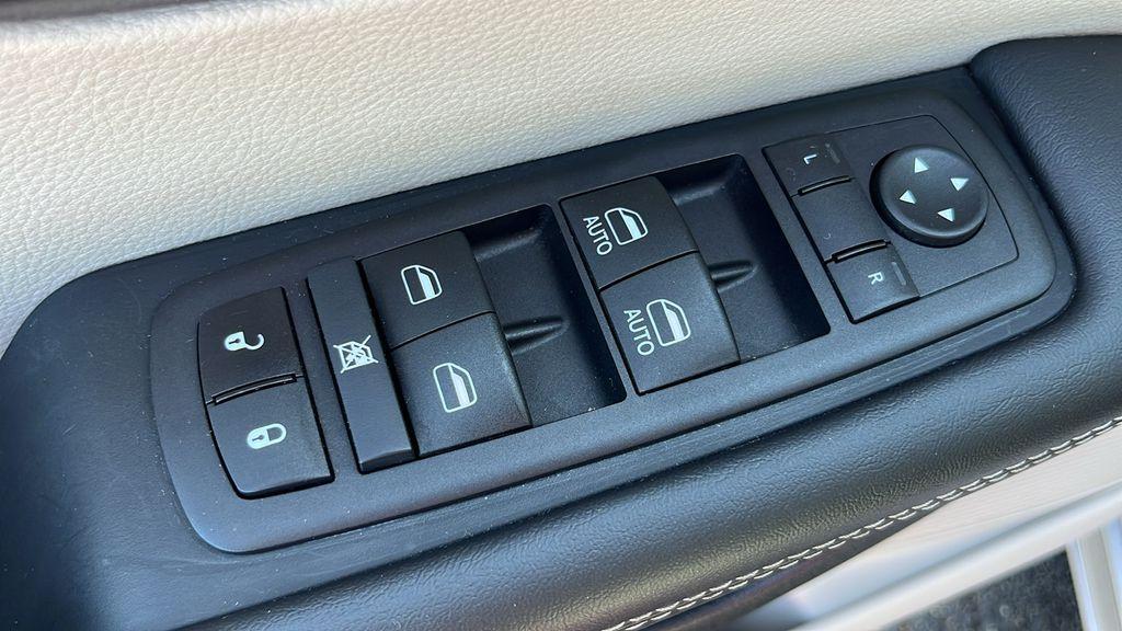 used 2024 Chrysler Pacifica car, priced at $28,249