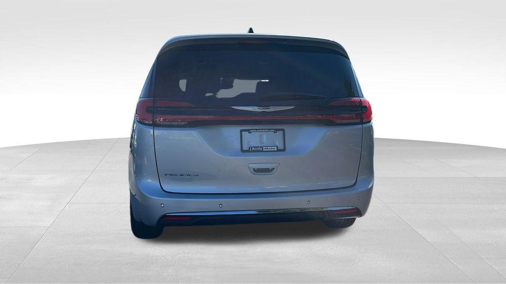 used 2024 Chrysler Pacifica car, priced at $28,249
