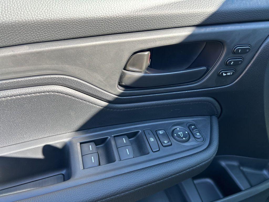 new 2026 Honda Odyssey car, priced at $42,737
