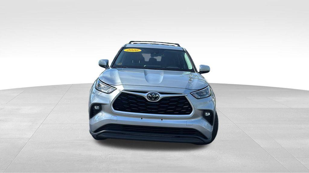 used 2020 Toyota Highlander car, priced at $22,812