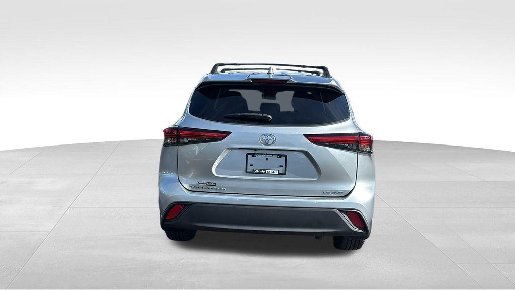 used 2020 Toyota Highlander car, priced at $22,812
