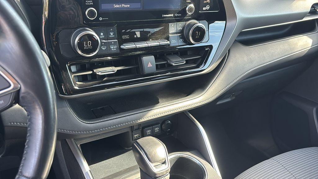 used 2020 Toyota Highlander car, priced at $22,812