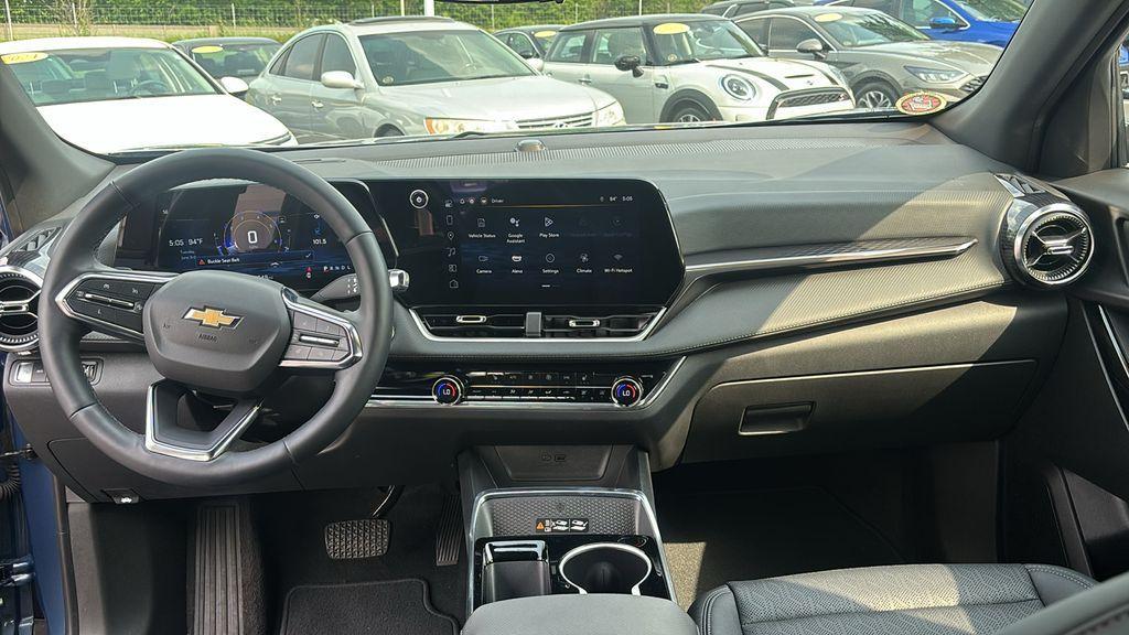 used 2025 Chevrolet Equinox car, priced at $29,455