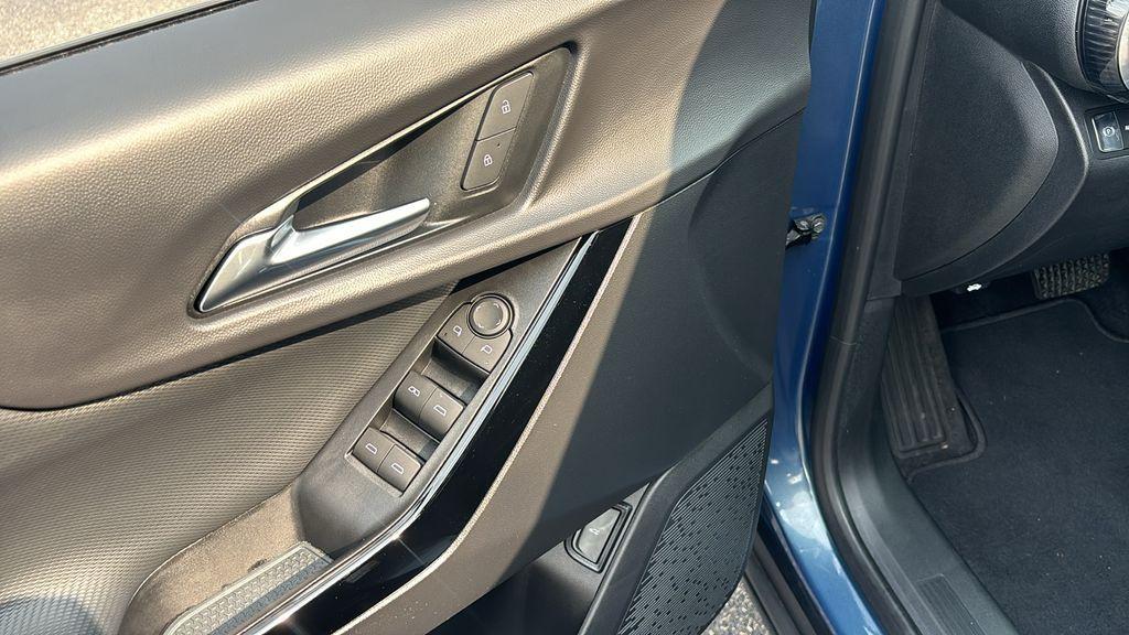 used 2025 Chevrolet Equinox car, priced at $29,455