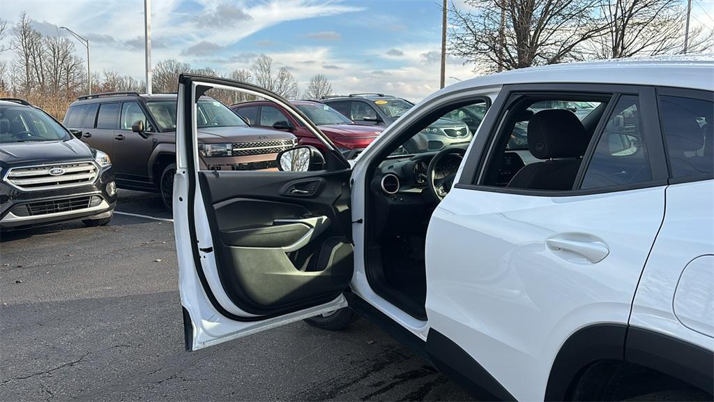 used 2024 Chevrolet Trax car, priced at $23,458