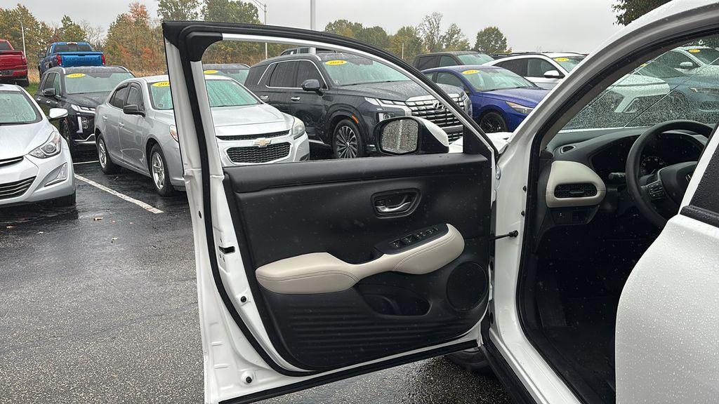 used 2025 Honda HR-V car, priced at $26,437