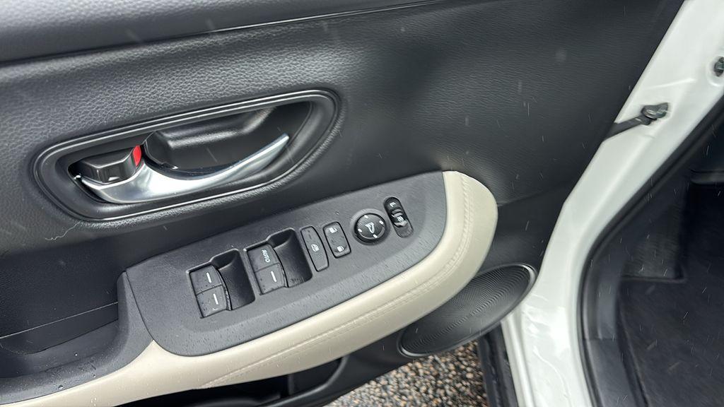 used 2025 Honda HR-V car, priced at $26,437