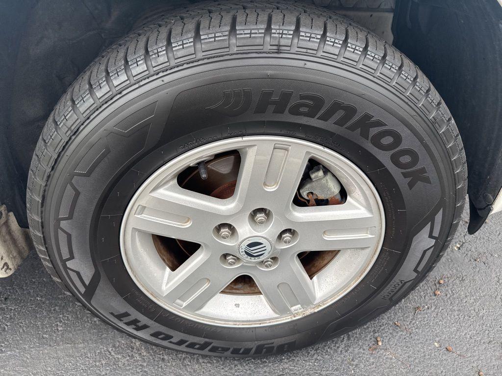 used 2009 Mercury Mariner Hybrid car, priced at $7,952
