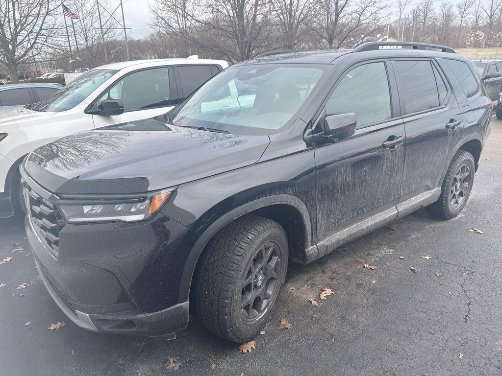 used 2025 Honda Pilot car, priced at $47,996