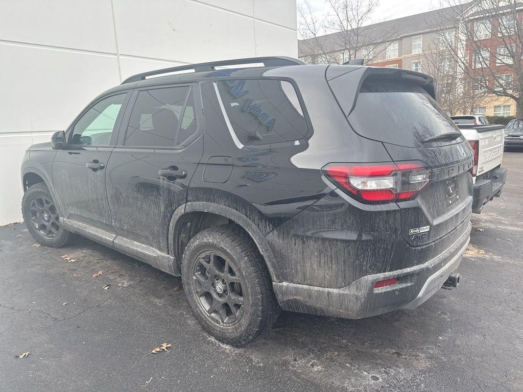 used 2025 Honda Pilot car, priced at $47,996