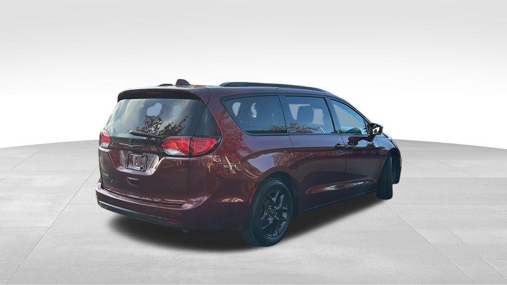 used 2018 Chrysler Pacifica car, priced at $12,962