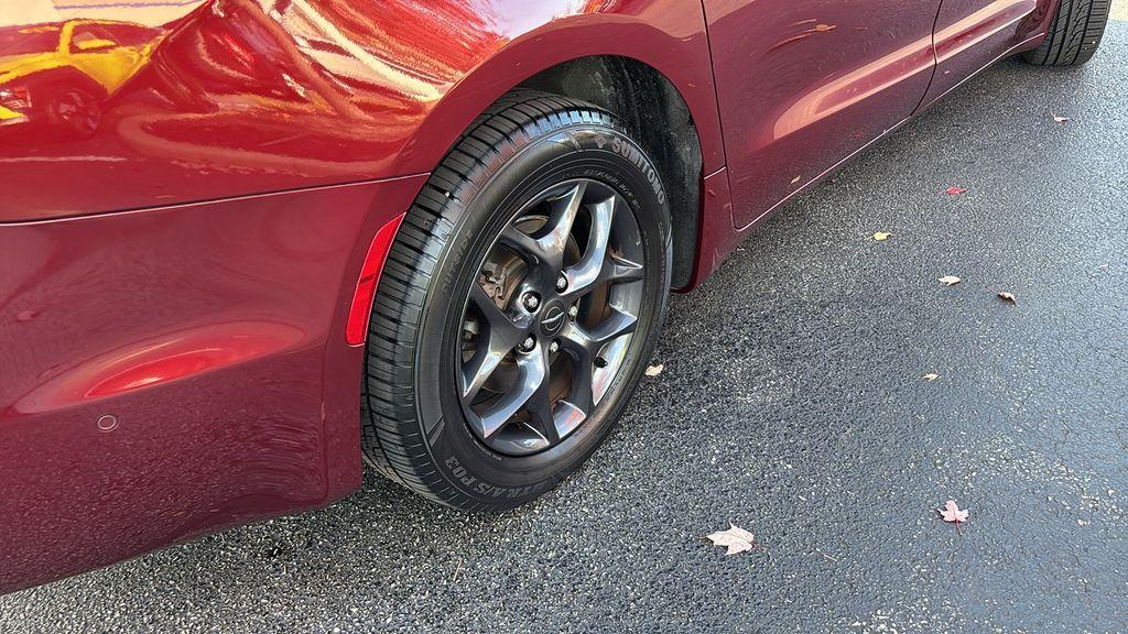 used 2018 Chrysler Pacifica car, priced at $12,962