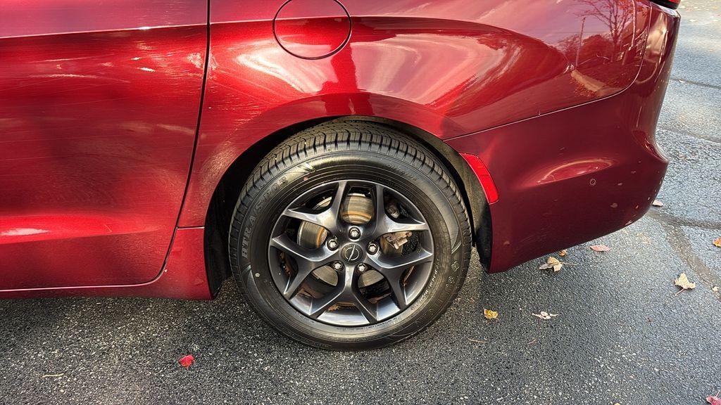 used 2018 Chrysler Pacifica car, priced at $12,962