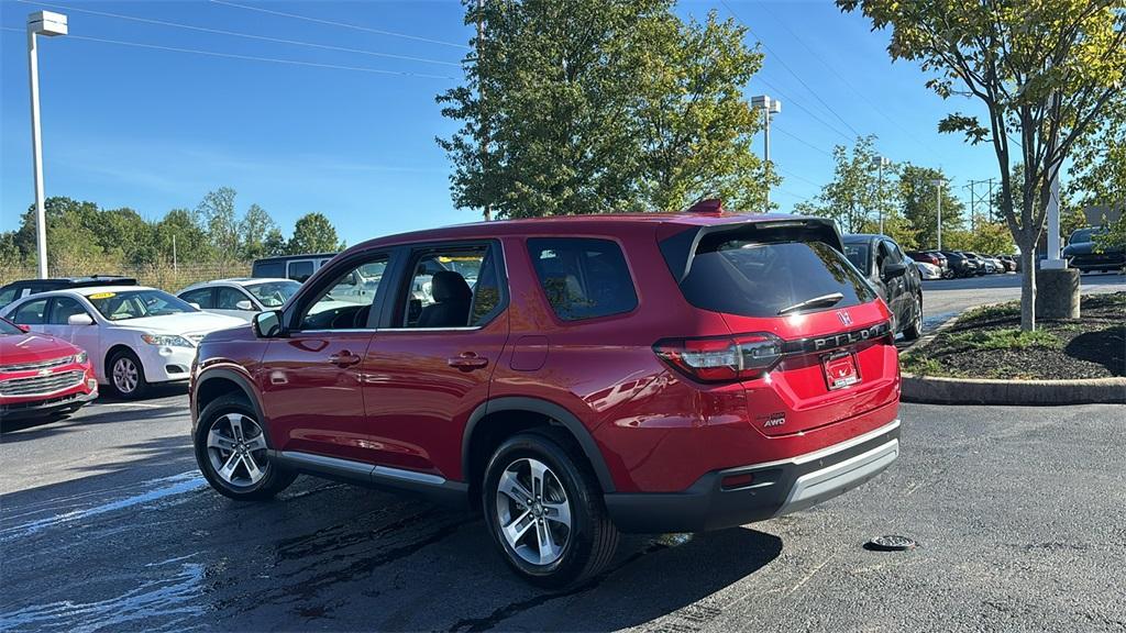 used 2023 Honda Pilot car, priced at $39,085