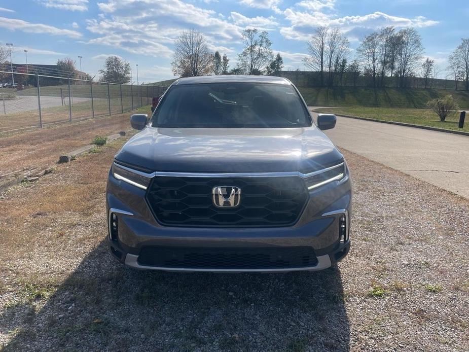 new 2025 Honda Pilot car, priced at $46,475