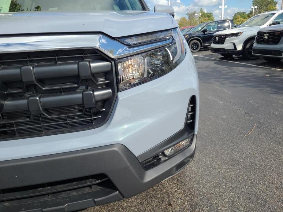 new 2025 Honda Ridgeline car, priced at $43,580