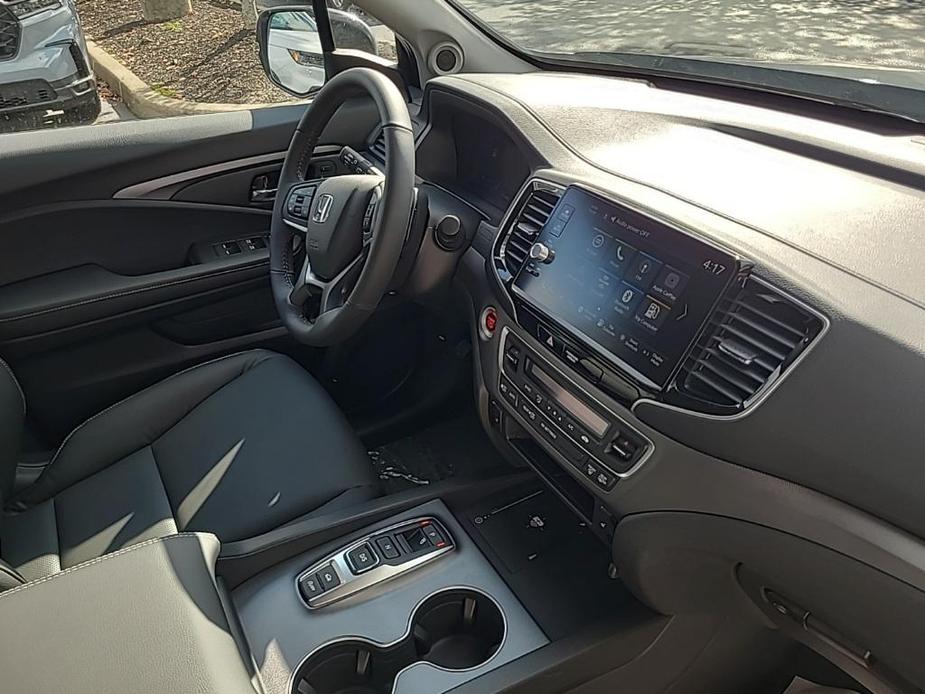 new 2025 Honda Ridgeline car, priced at $43,580