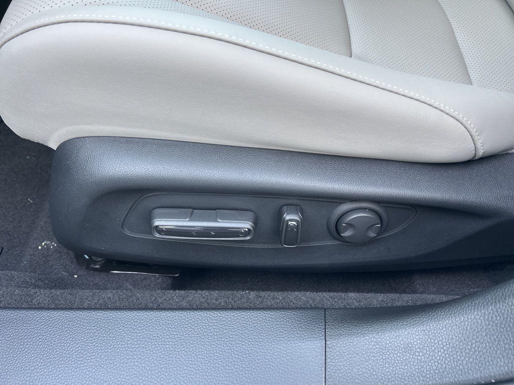 new 2025 Honda Accord Hybrid car, priced at $38,502