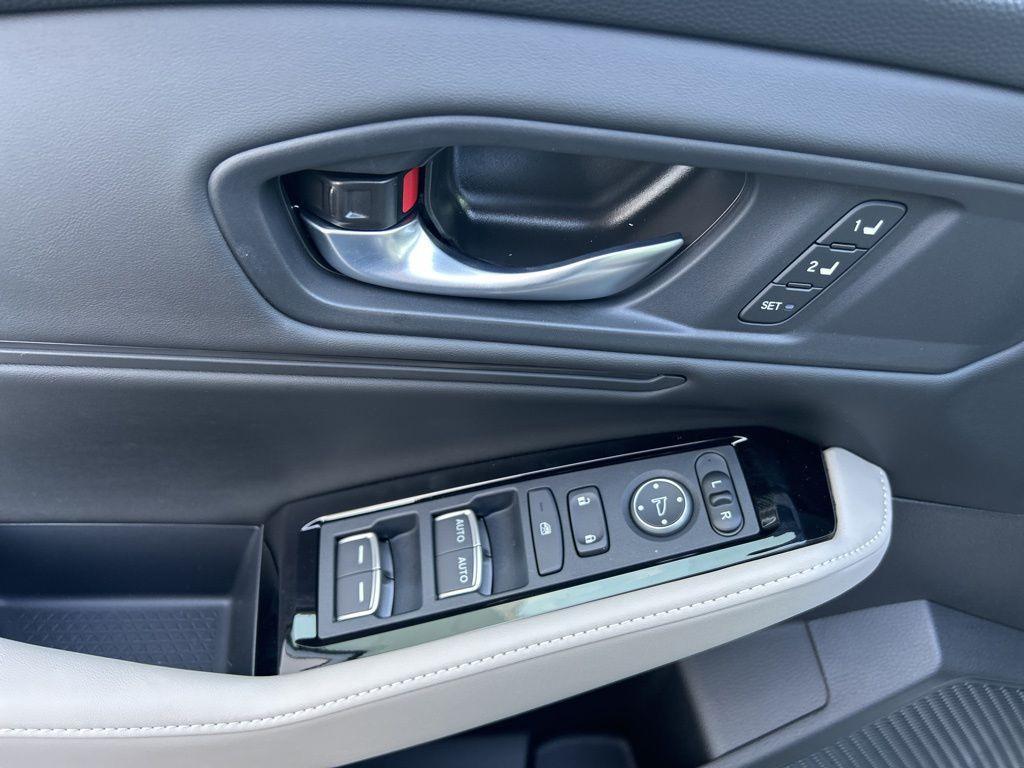 new 2025 Honda Accord Hybrid car, priced at $38,502