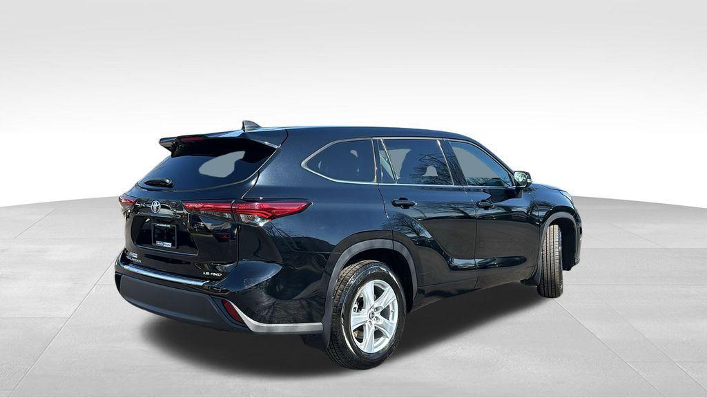 used 2022 Toyota Highlander car, priced at $27,220