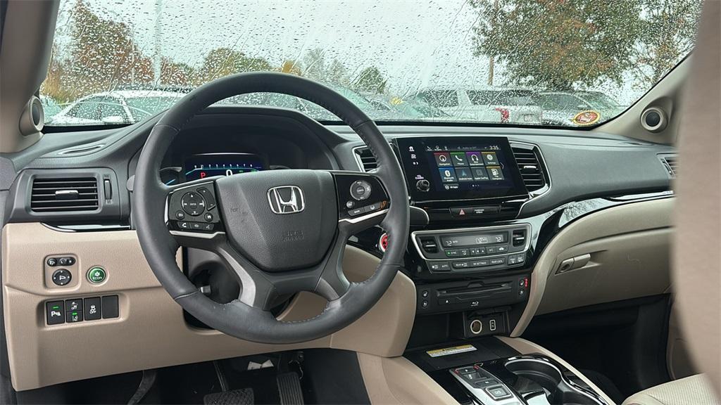 used 2022 Honda Pilot car, priced at $36,716