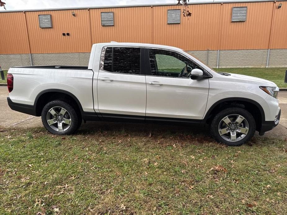 new 2025 Honda Ridgeline car, priced at $42,667