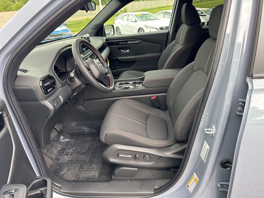 new 2025 Honda Pilot car, priced at $42,789