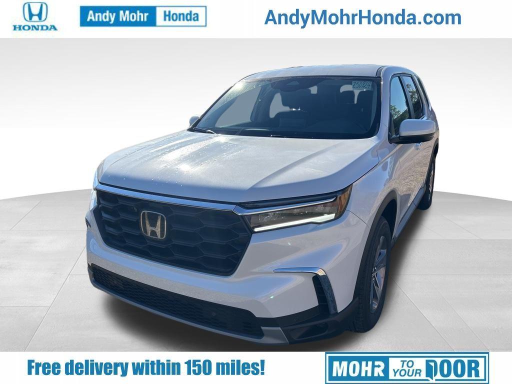 new 2025 Honda Pilot car, priced at $44,795