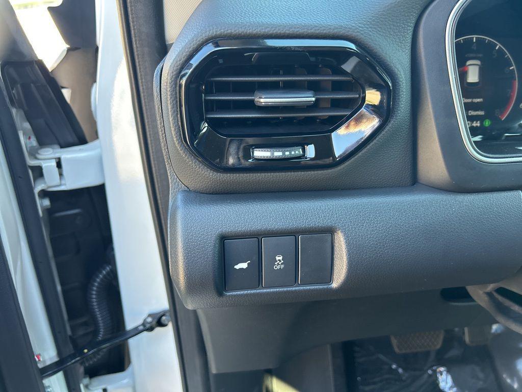 new 2025 Honda Pilot car, priced at $44,795