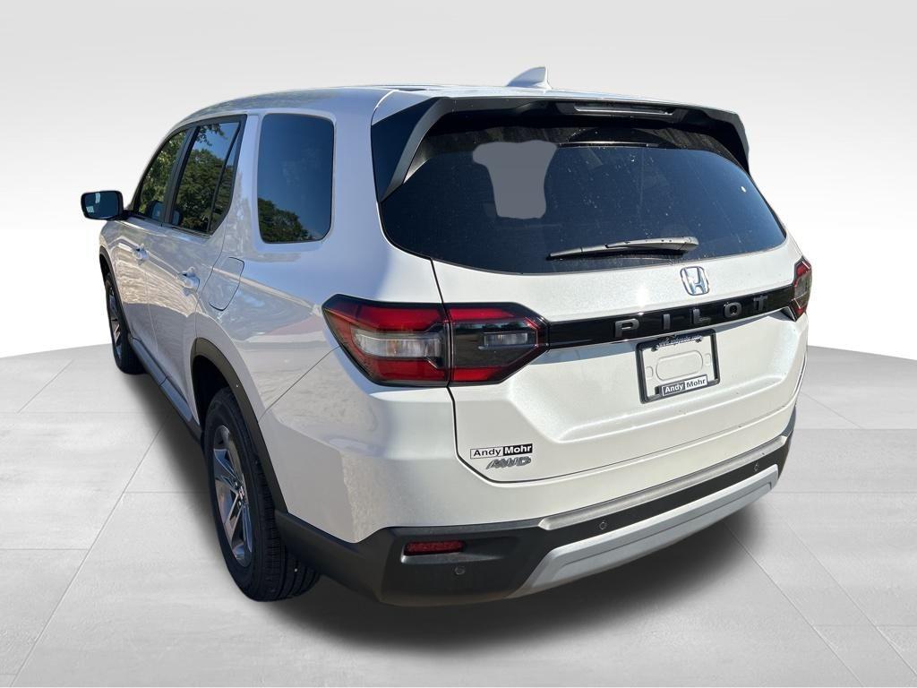 new 2025 Honda Pilot car, priced at $44,795