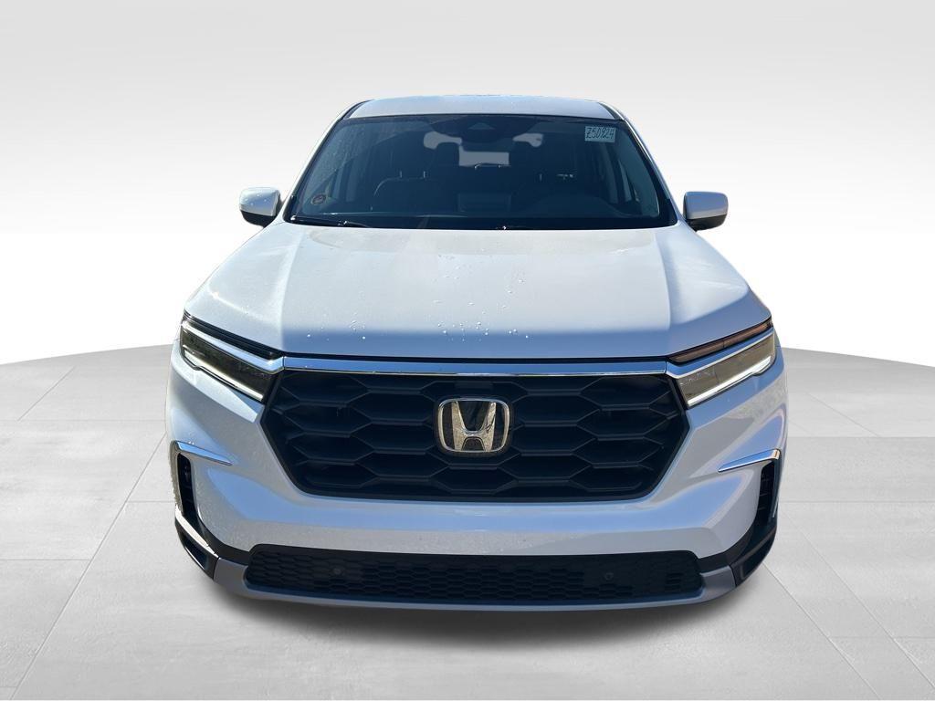 new 2025 Honda Pilot car, priced at $44,795