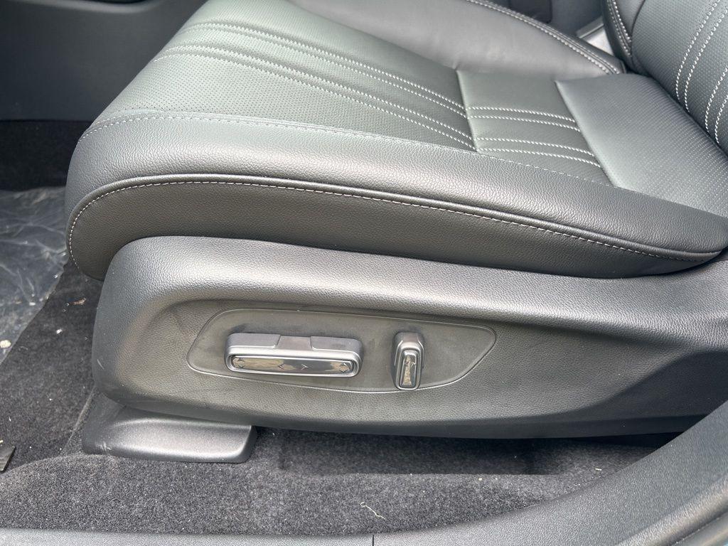new 2025 Honda HR-V car, priced at $33,050
