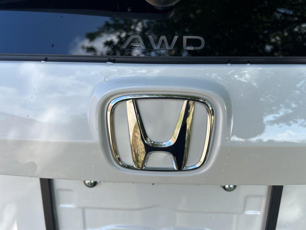 new 2026 Honda CR-V Hybrid car, priced at $40,615