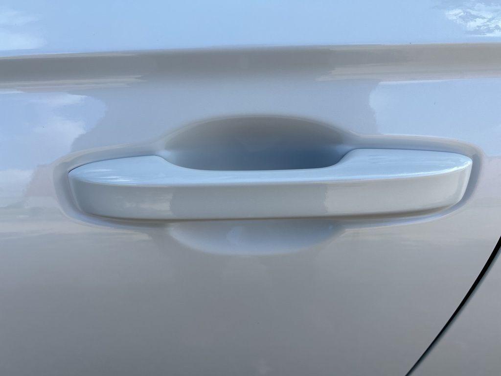 new 2026 Honda CR-V Hybrid car, priced at $40,615