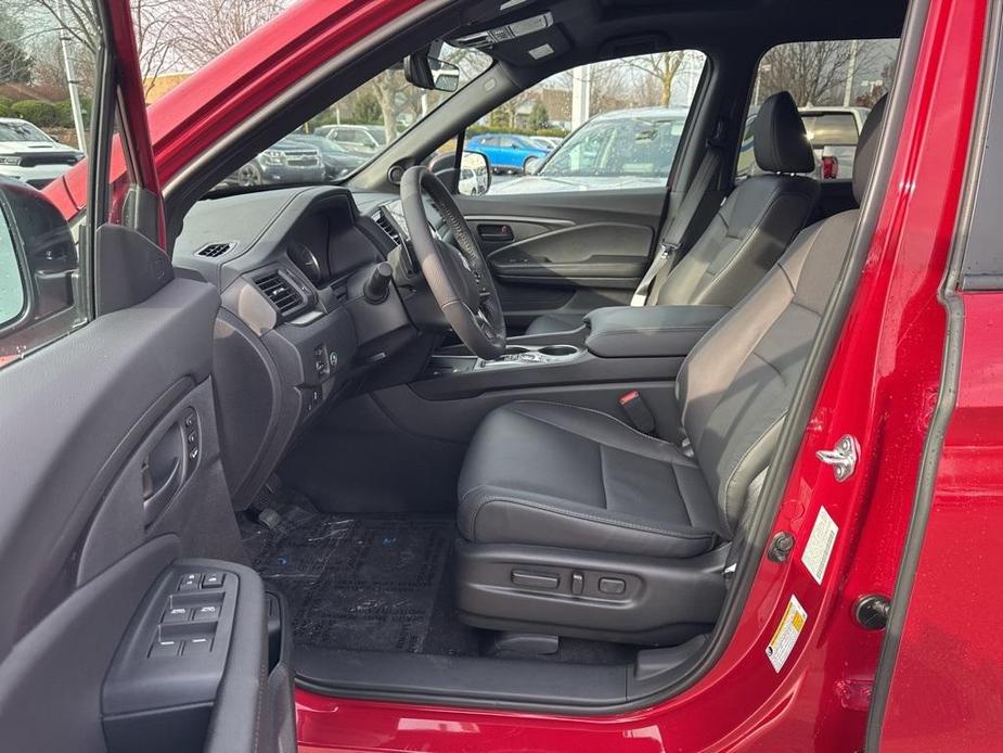 new 2025 Honda Passport car, priced at $42,750