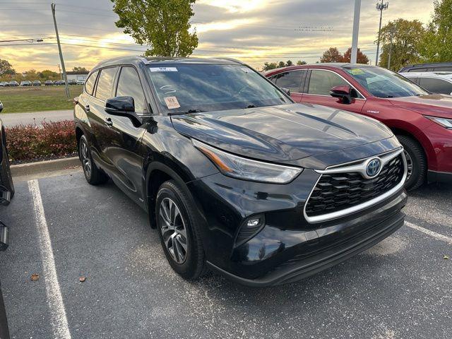 used 2022 Toyota Highlander Hybrid car, priced at $38,789