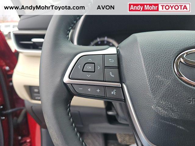 used 2023 Toyota Highlander car, priced at $42,975