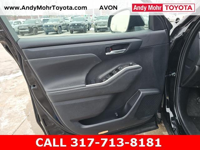 used 2024 Toyota Highlander car, priced at $44,500