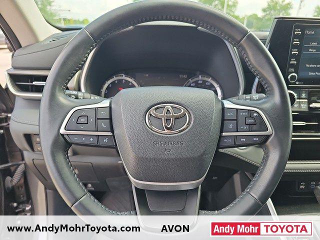 used 2022 Toyota Highlander car, priced at $35,717