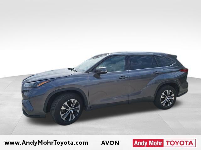 used 2022 Toyota Highlander car, priced at $35,717