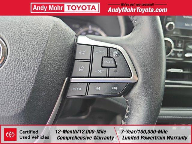 used 2022 Toyota Highlander car, priced at $41,534