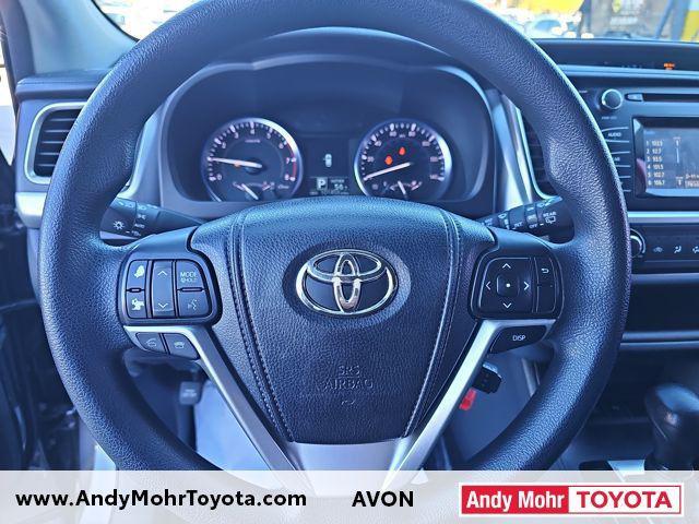 used 2014 Toyota Highlander car, priced at $17,171