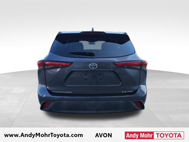 used 2022 Toyota Highlander car, priced at $34,331