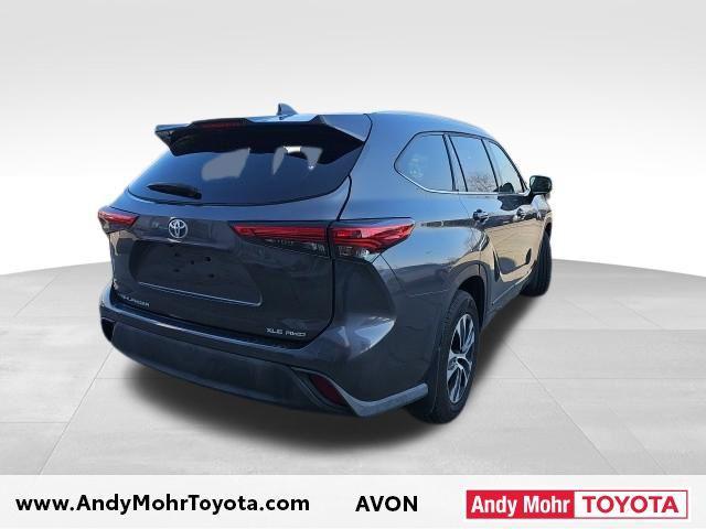 used 2022 Toyota Highlander car, priced at $34,331