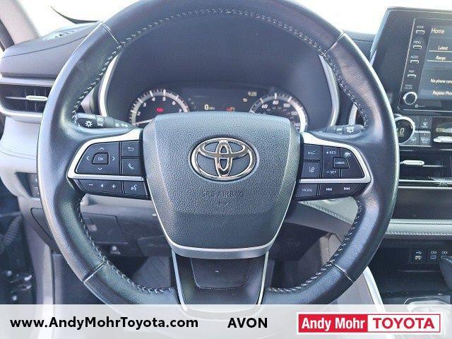 used 2022 Toyota Highlander car, priced at $34,331