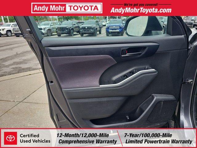 used 2024 Toyota Highlander car, priced at $38,649