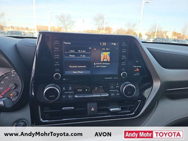 used 2022 Toyota Highlander car, priced at $32,166