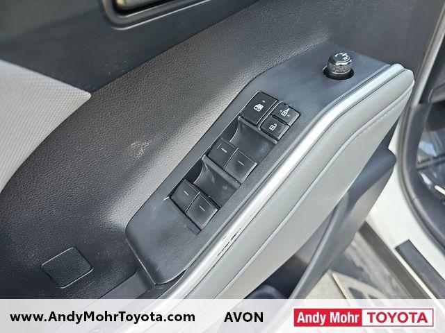 used 2022 Toyota Highlander car, priced at $32,166