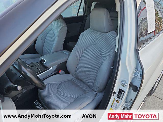 used 2022 Toyota Highlander car, priced at $32,166