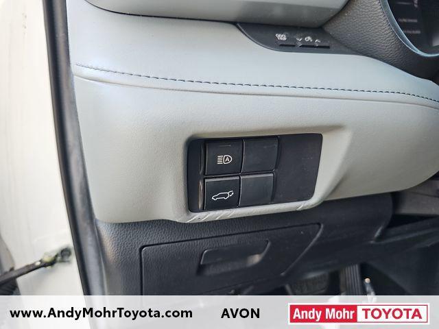used 2022 Toyota Highlander car, priced at $32,166